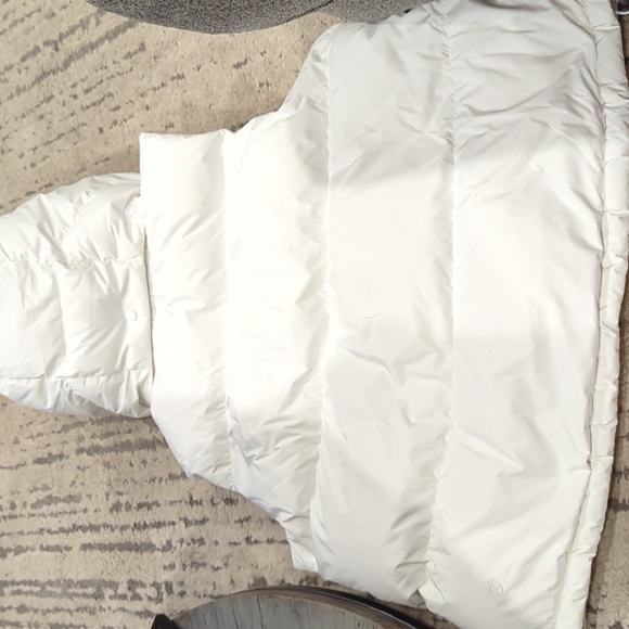 Lululemon Wunder Puff Cropped Vest White like new - Picture 12 of 15